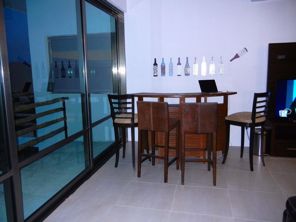Hostal Urbano - Aeropuerto Alfredo V. Bonfil Ngoại thất bức ảnh
